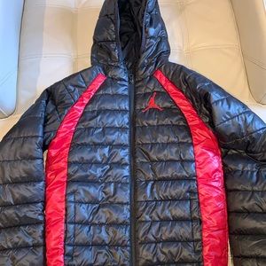 Jordan Black Red BRED Full-Zip Insulated Puffer Jacket Youth Boys sz L